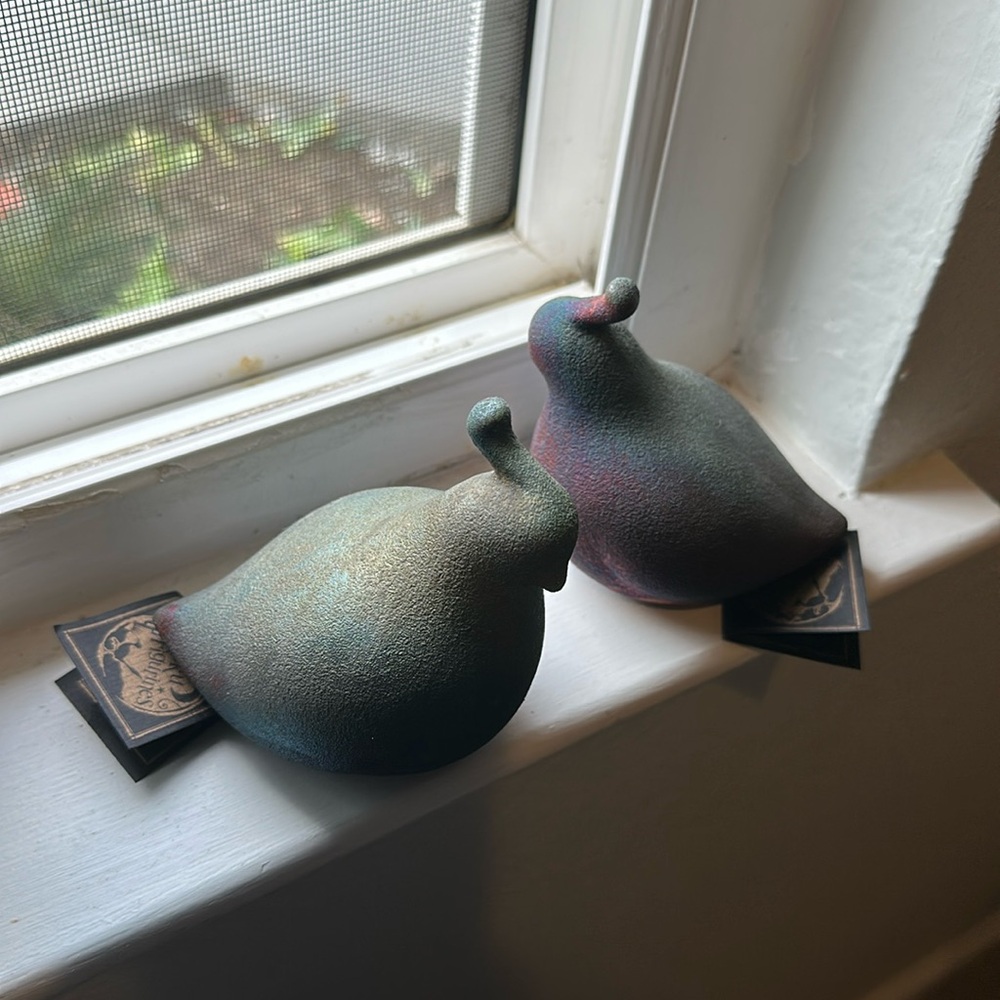 RAKU handmade figurine 
Made in kiln 
From Mexico 
Symbol of humility